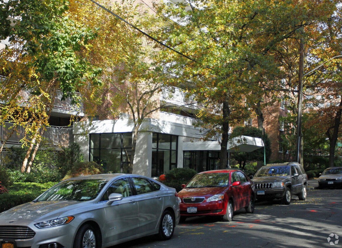 The Riveredge Apartments in Bronx, NY