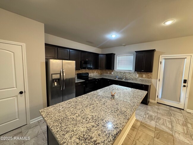 Foto del edificio - 406 Gray Birch Lp