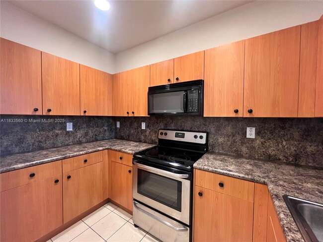 Foto del edificio - 3358 NE 4th St