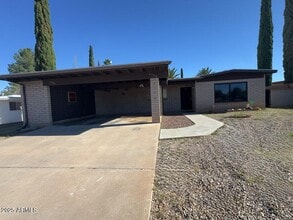 Building Photo - 4702 Pso Del Rico