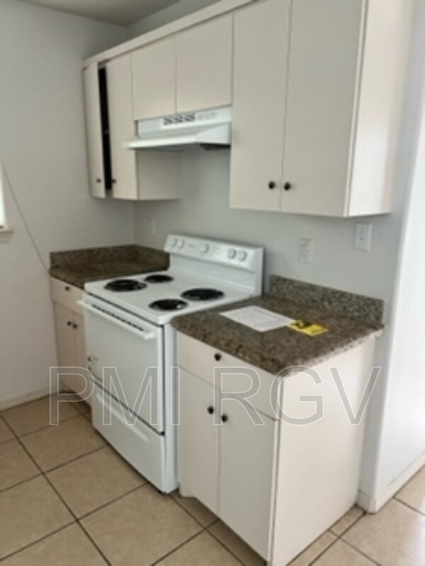 Building Photo - 1404 Quitaca Dr