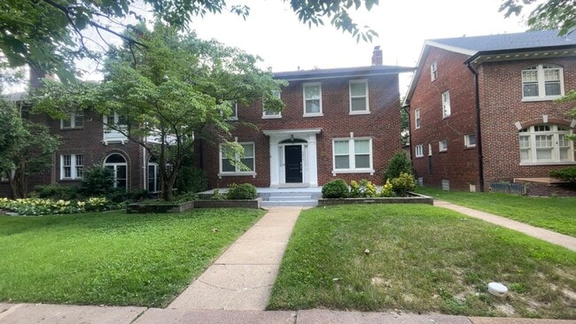 Building Photo - 6634 Pershing Ave