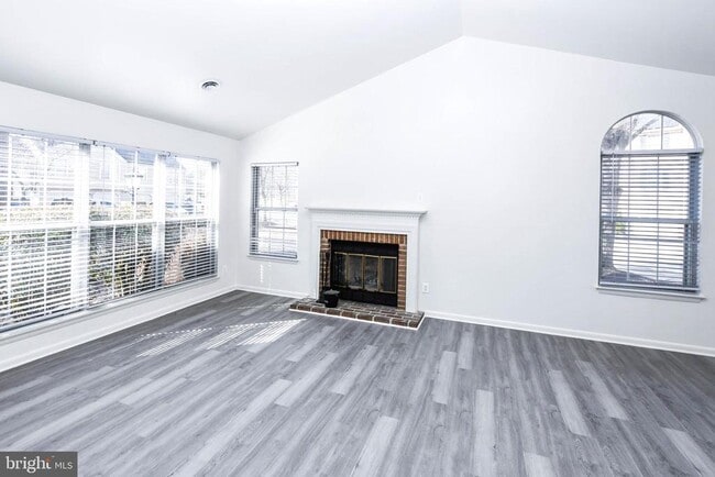 Building Photo - 4624 Governor Kent Ct