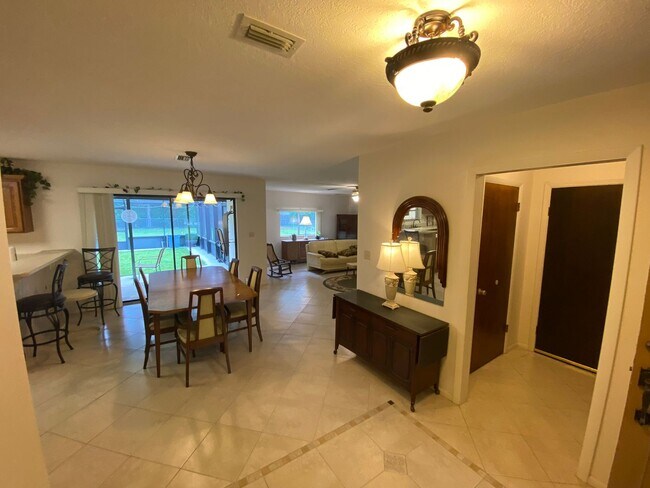 Building Photo - Family and pet friendly ANNUAL LEASE just ...
