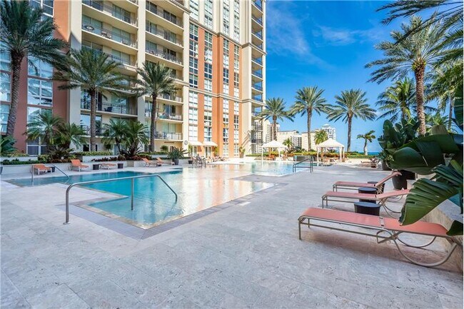 Building Photo - 550 Okeechobee Blvd