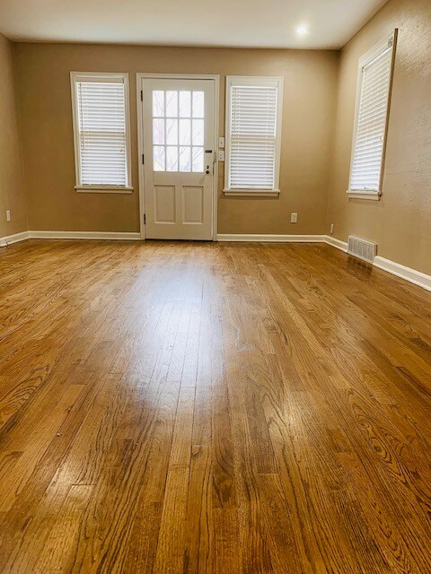 Foto principal - 4315 Pierce St
