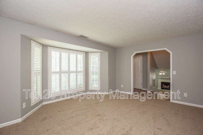 Foto del edificio - 5015 Hidden Hills Ct