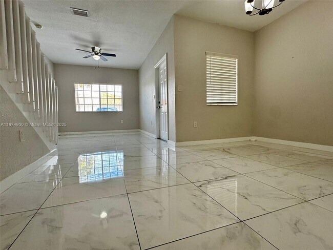 Foto del edificio - 10968 SW 182nd Ln