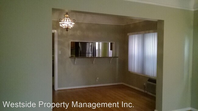 Foto del edificio - 327 1/2-327 N Stanley Ave