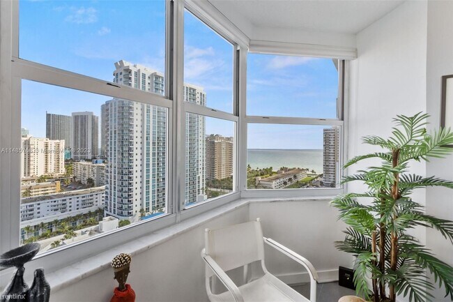 Foto del edificio - 2 br, 2 bath Condo - 1965 S Ocean Dr Apt 16S