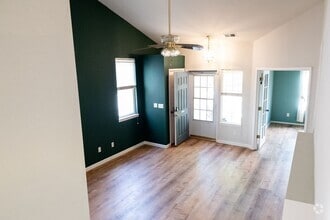 Building Photo - 462 Chambers Way