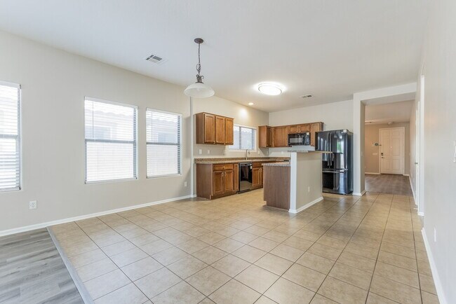 Building Photo - 1145 S Pheasant Dr