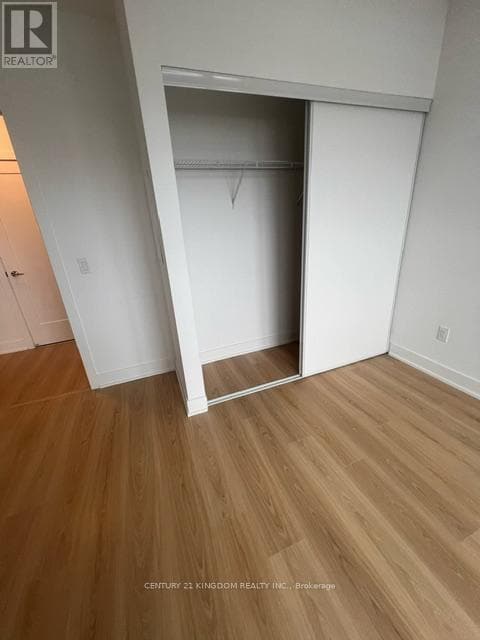 Building Photo - 2545 Simcoe St N