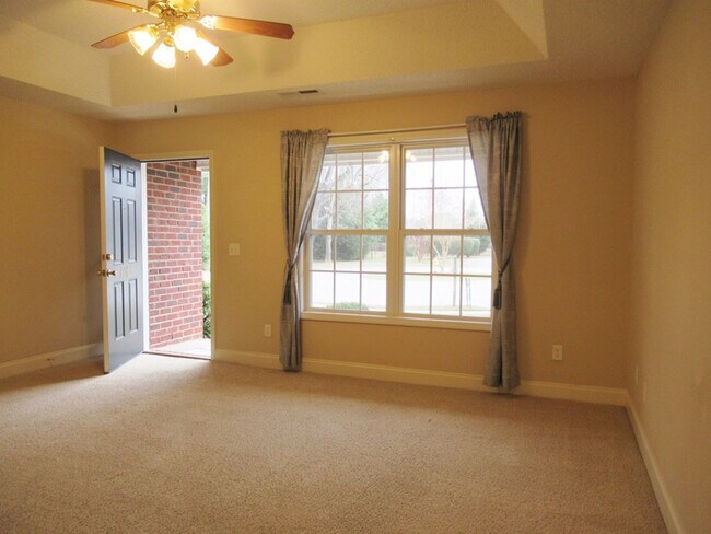 Foto del edificio - 3760 Beacon Dr