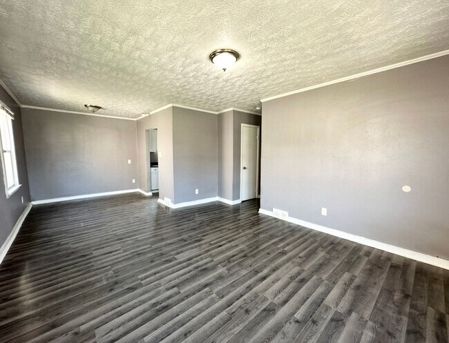 Foto del edificio - 3425 N Emerson Ave