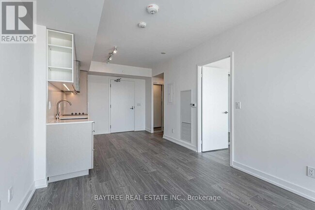 Photo du bâtiment - 19 Western Battery Rd