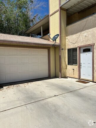 Building Photo - 912 W Graaf Ave