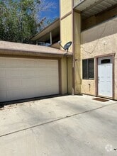 Building Photo - 912 W Graaf Ave