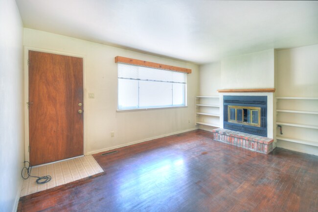 Building Photo - 1613 Sherman St