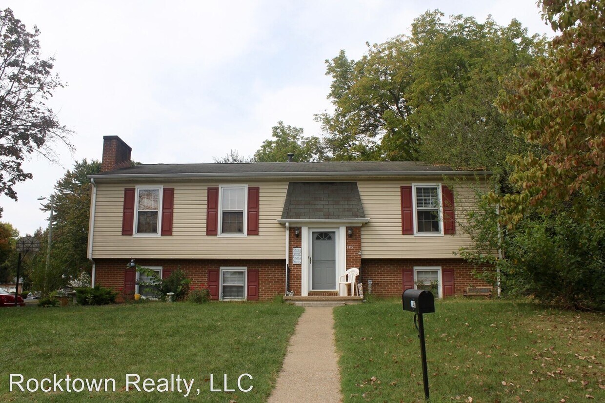 Primary Photo - 4 br, 3 bath House - 142 Lynden Place