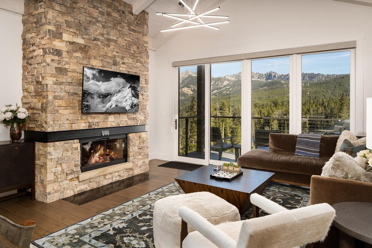 Foto principal - 12 Wildwood Rd W