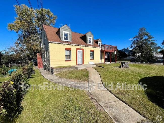 Building Photo - 1208 Daniels Ave
