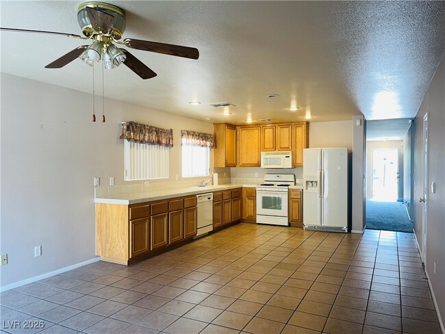 Foto del edificio - 10456 Wellington Manor Ave