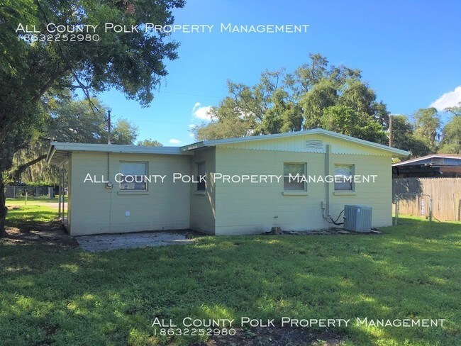Building Photo - 2720 Mineola Dr