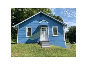 Building Photo - 602 Elm St