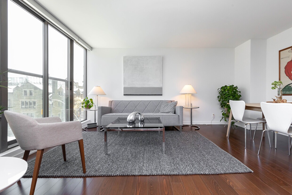 Primary Photo - 33 Lombard St