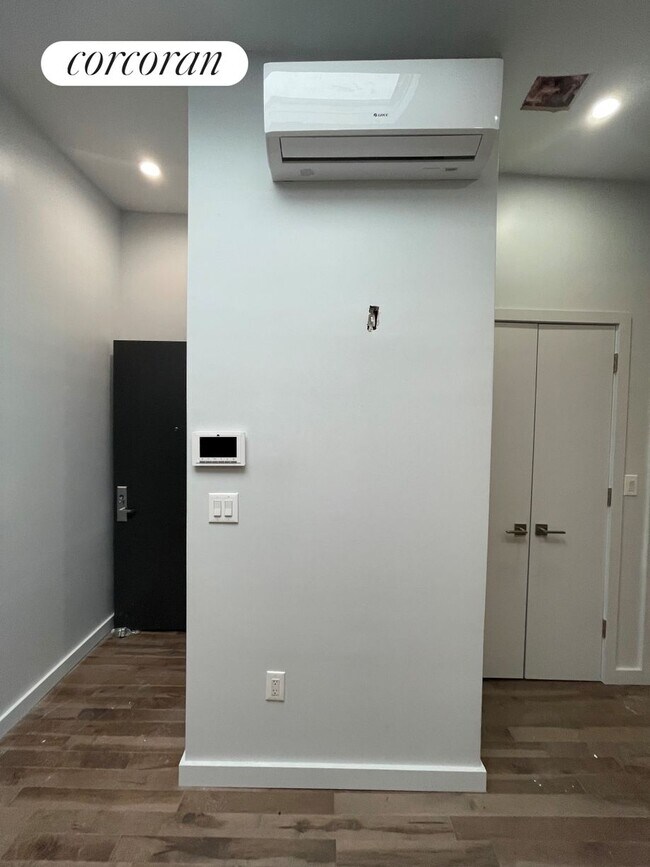 Foto del edificio - 228 Monroe St