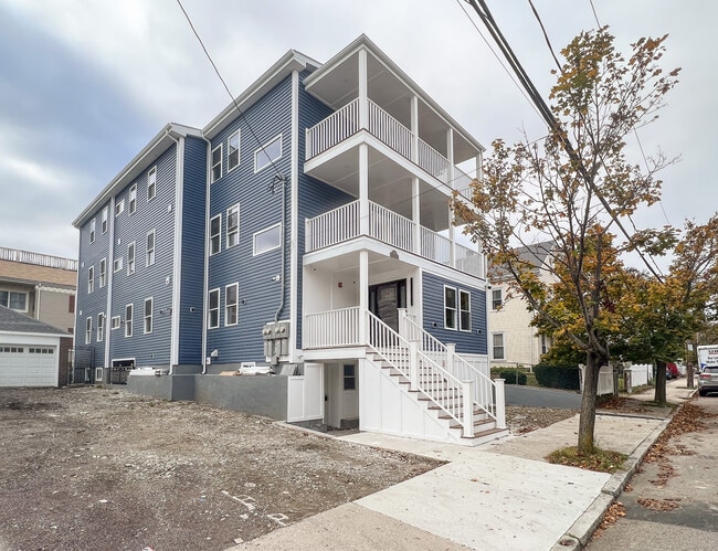 Building Photo - 58 Linden Ave