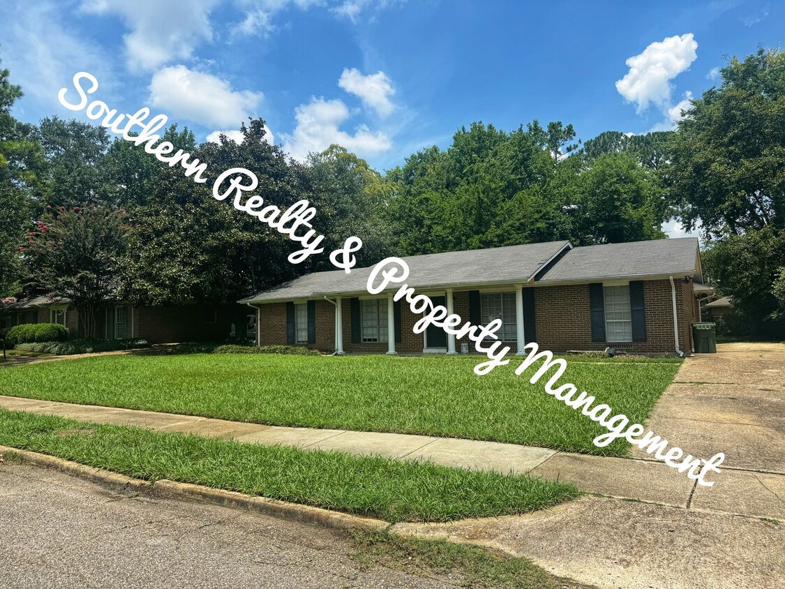 Primary Photo - Super cute home in Midtown