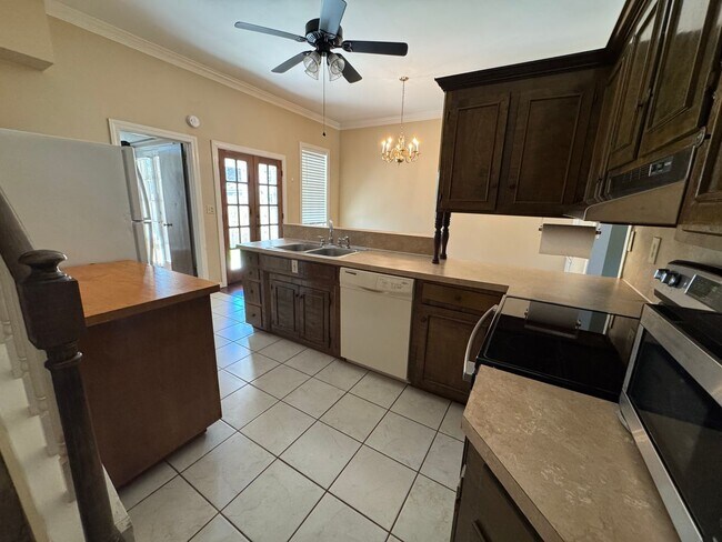Foto del edificio - 3815 Creswell Ave