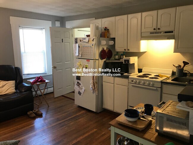 Foto del edificio - 639 Somerville Ave