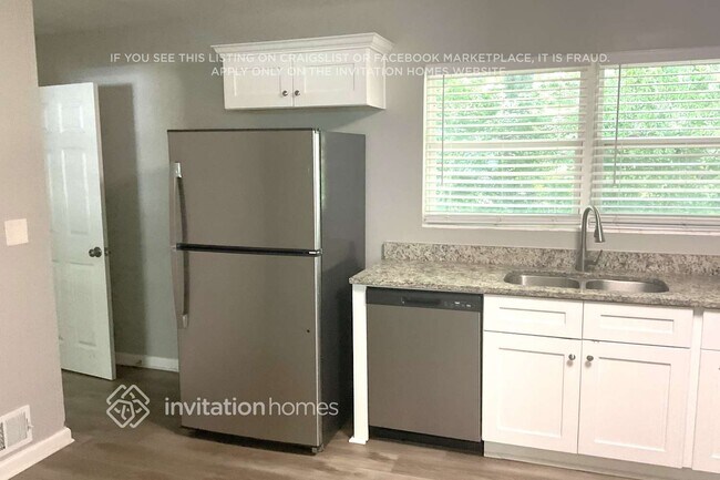 Foto del edificio - 8490 Meadowbrook Dr