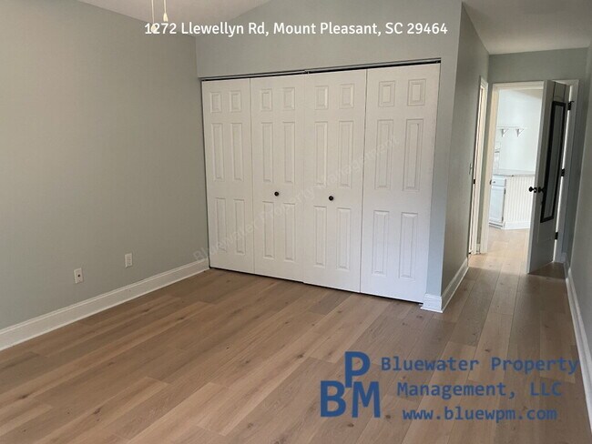 Foto del edificio - 3-Bedroom, Fenced-in Yard