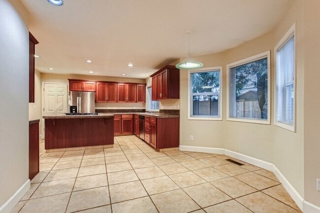 Building Photo - 11422 French Glen Ct, Wilsonville, OR, 97070