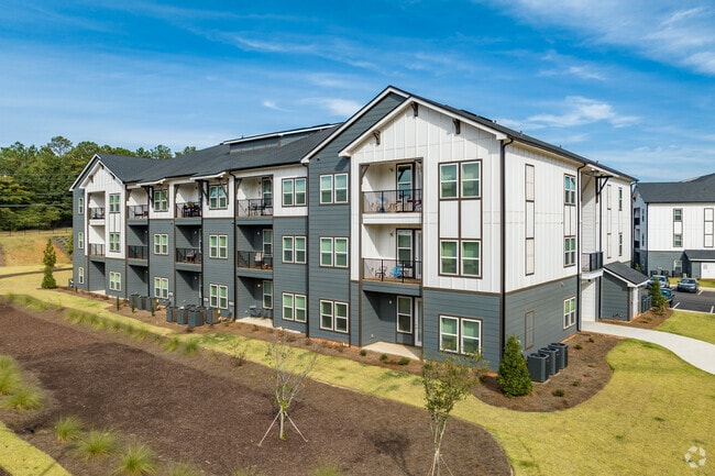 Building Photo - Novo Stockbridge