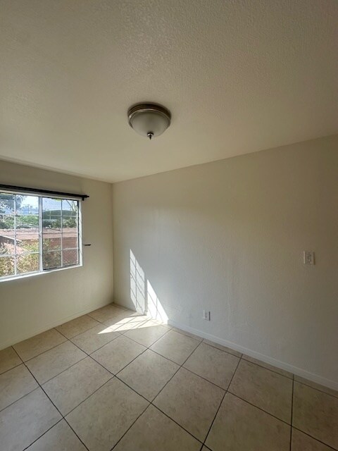 Foto del edificio - 3333 Pepper Ave