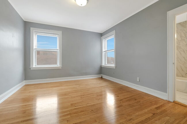 Building Photo - 7920 S Honore St