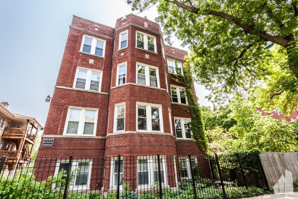 Foto principal - 1645 W Lunt Ave