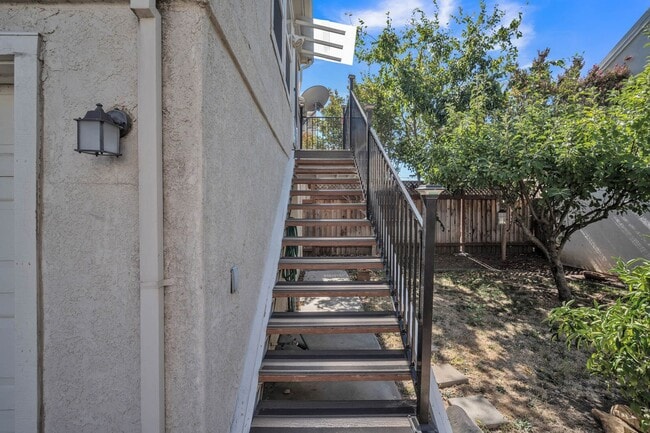 Building Photo - 5252 Trophy Dr