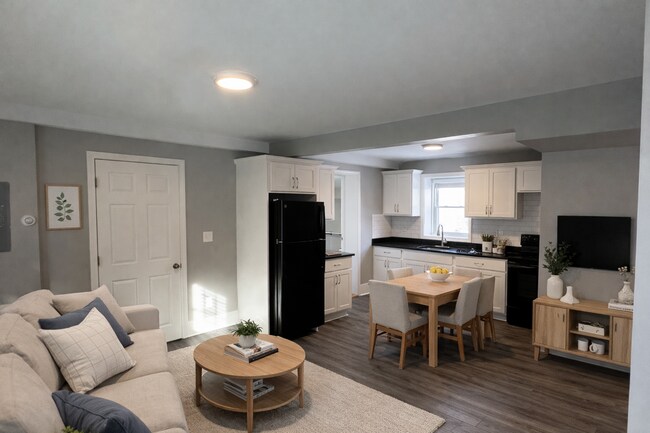 Building Photo - 17 S State St