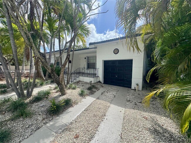 Building Photo - 100 SW 30th Rd