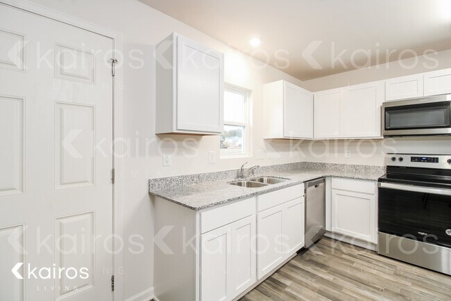 Building Photo - 3914 Miller Dr