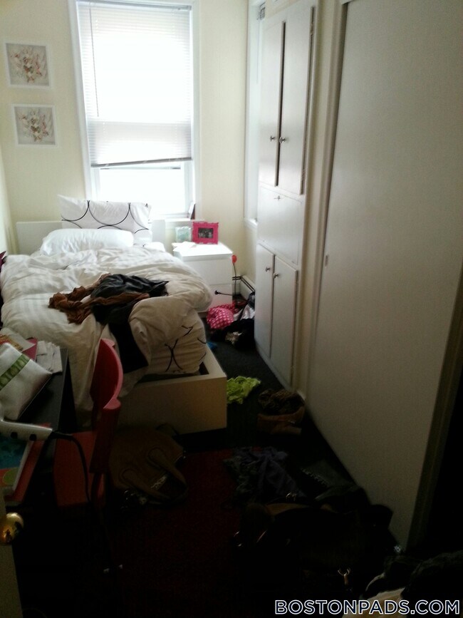 Building Photo - 92 Endicott St