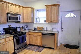 Building Photo - 1130 Dorrance St