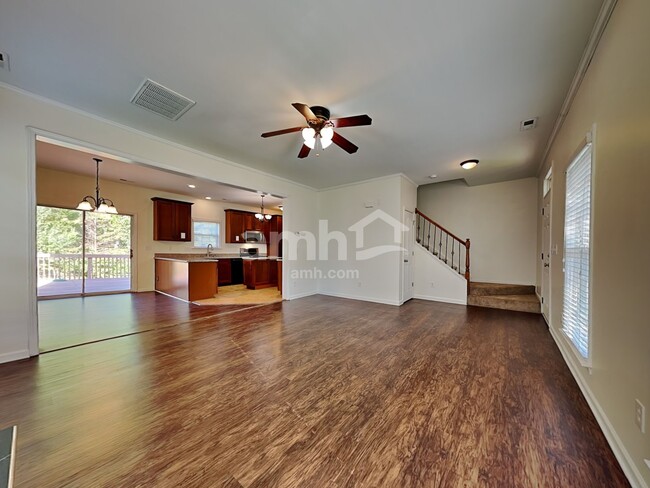 Building Photo - 103 Poplar Woods Dr
