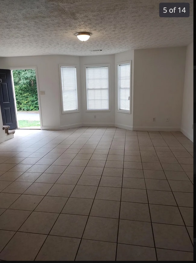 Building Photo - 203 Westchester Cir